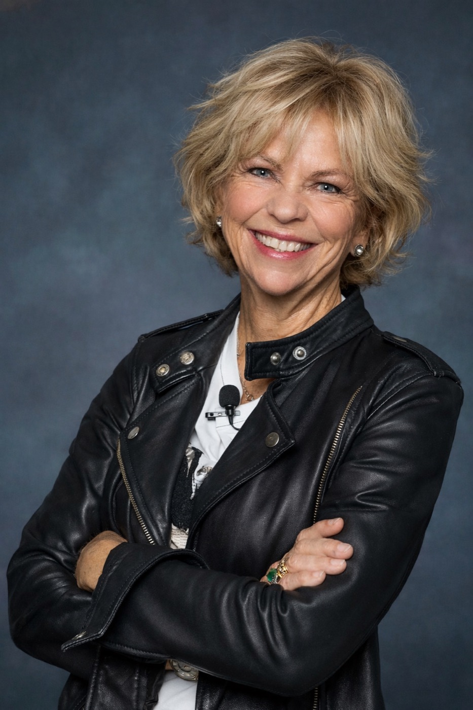 Amanda Gore, executive retreat speaker and facilitator, with a senior leadership team